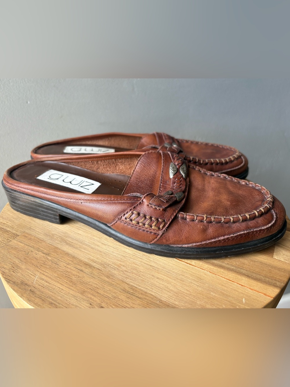 Vintage G Wiz Leather and Silver Loafers ~ Size 8